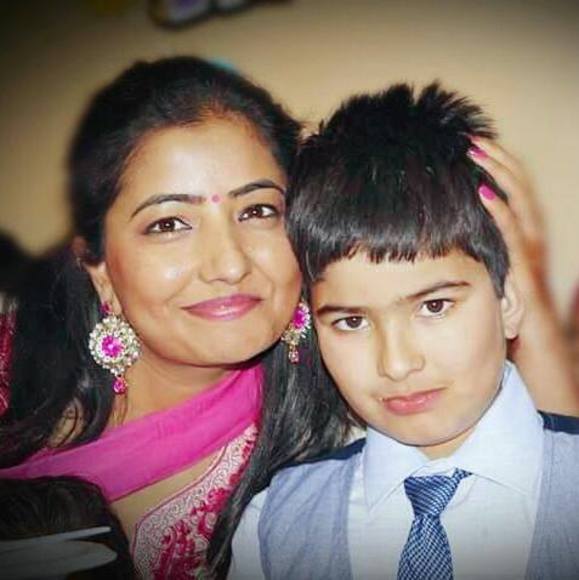 Sonia Bhalla - Poshmark Profile Picture of Sonia Bhalla (@bsonia24) on Poshmark