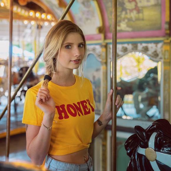 Profile Picture of Savannah Skora (@savybanana2000) on Poshmark