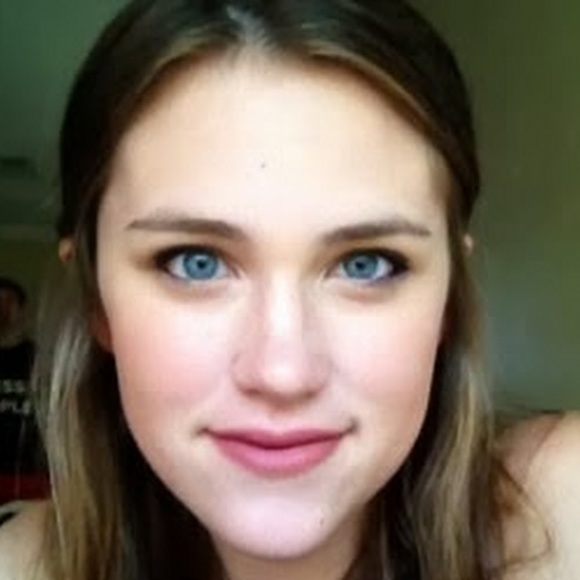 Profile Picture of Alissa Jónsson (@alijonss) on Poshmark