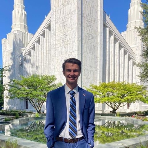 Profile Picture of Ben Kirby (@benkirby24) on Poshmark