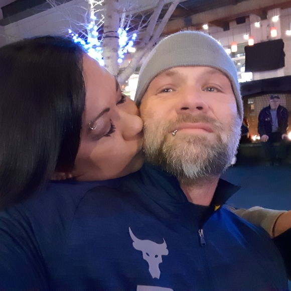 Joshua Rohlfs - Poshmark Profile Picture of Joshua Rohlfs (@joshuaerohlfs) on Poshmark