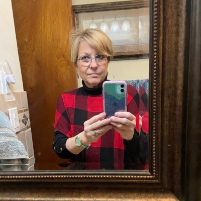 Profile Picture of Karen Mckee (@karenmc53348503) on Twitter