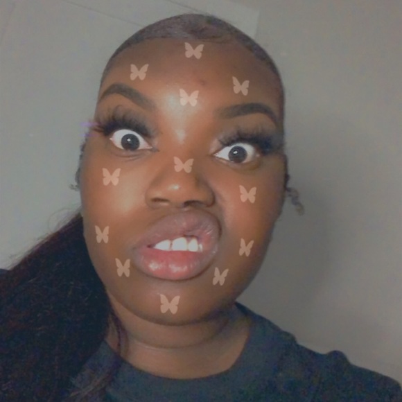 Selma Obasohan - Poshmark Profile Picture of Selma Obasohan (@selmaobasohan) on Poshmark