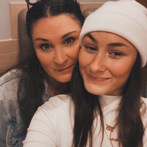 Profile Picture of Vesper Potter (@vesper88) on Poshmark