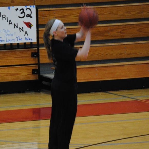 Profile Picture of Taylor Wiese (@taylorwiese1993) on Poshmark