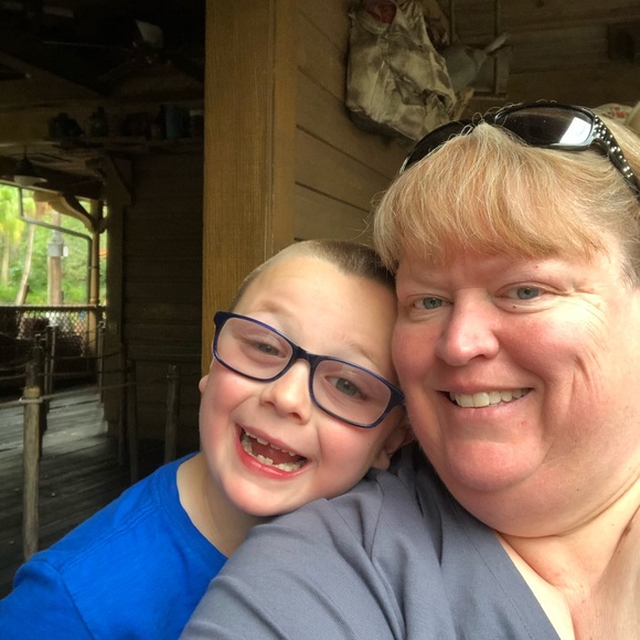 Profile Picture of Lucinda Hodges (@lhodges76) on Poshmark