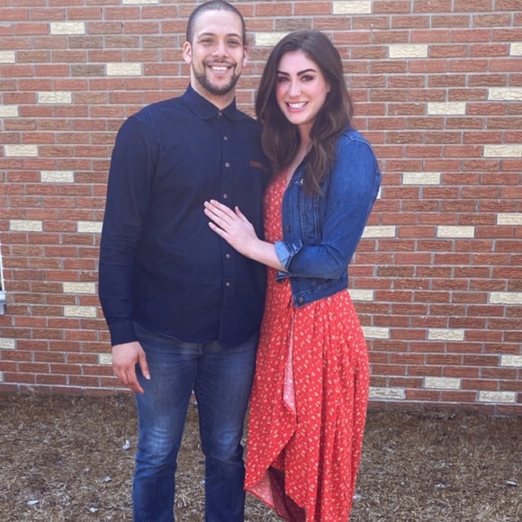 Profile Picture of Stephanie Connell (@stephcharise) on Poshmark