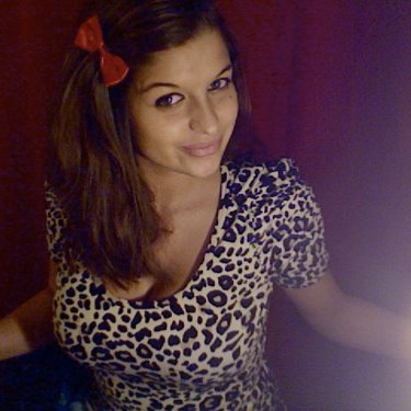 Profile Picture of Cláudia Sofya Wayne (@ClaudiaSofya) on Twitter