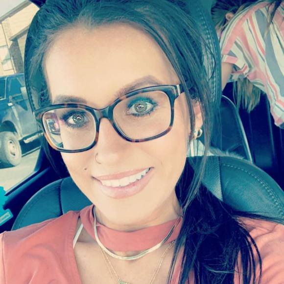 Profile Picture of Lyssa Dobbs (@alyssabenito) on Poshmark