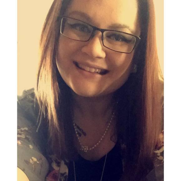 Ashlee Worman - Poshmark Profile Picture of Ashlee Worman (@fenderpick13) on Poshmark