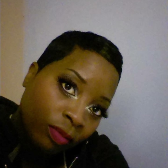 Profile Picture of Gwendolyn Mcfadden (@einewg) on Poshmark