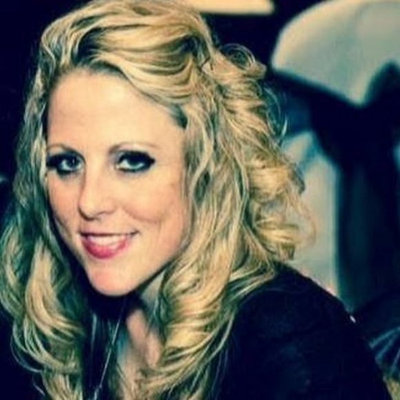 Profile Picture of Kristi Riddle (@kristiriddle07) on Poshmark