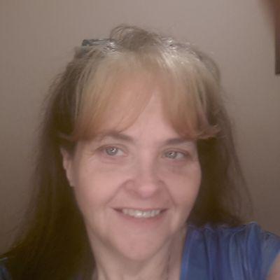 Profile Picture of Tina Cooley (@tincooley13) on Twitter