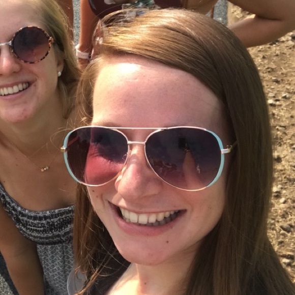 Profile Picture of Molly Devilbiss (@mdevilbiss2011) on Poshmark