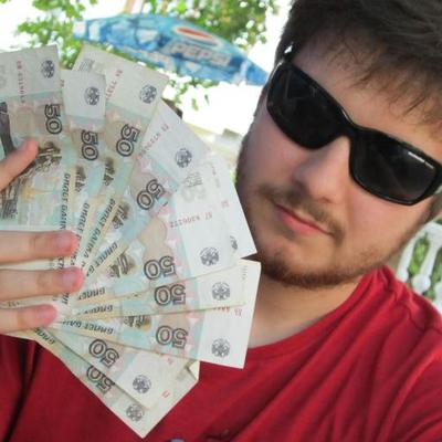 Profile Picture of Joe Mooney (@joemaxmooney) on Twitter