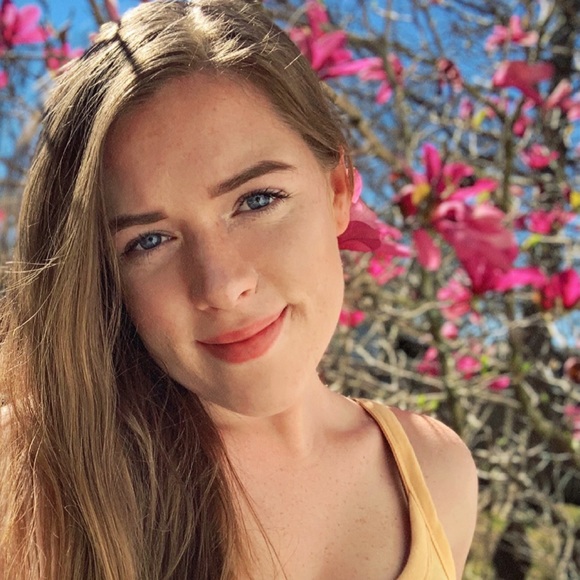 Profile Picture of Hope Lasseigne (@hopelasseigne) on Poshmark