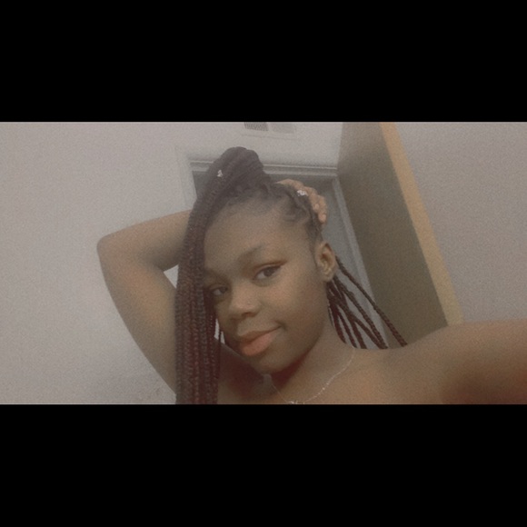 Profile Picture of Dia Masiha (@diamlabiba) on Poshmark