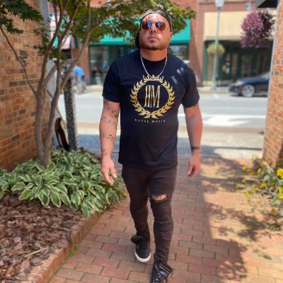 Profile Picture of Shattered Glass (@HoganTmhe) on Twitter