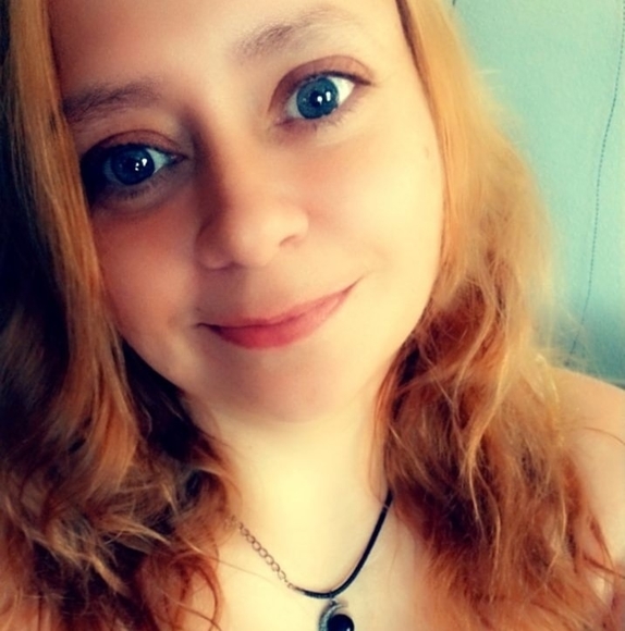 Profile Picture of Kim Kuhn (@kimkuhn614) on Poshmark