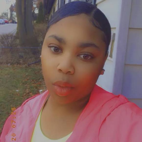 Nana Nana - Poshmark Profile Picture of Nana Nana (@n_nana) on Poshmark