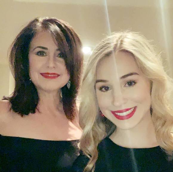 Profile Picture of Amy Whitford devargas (@amydevargas) on Poshmark