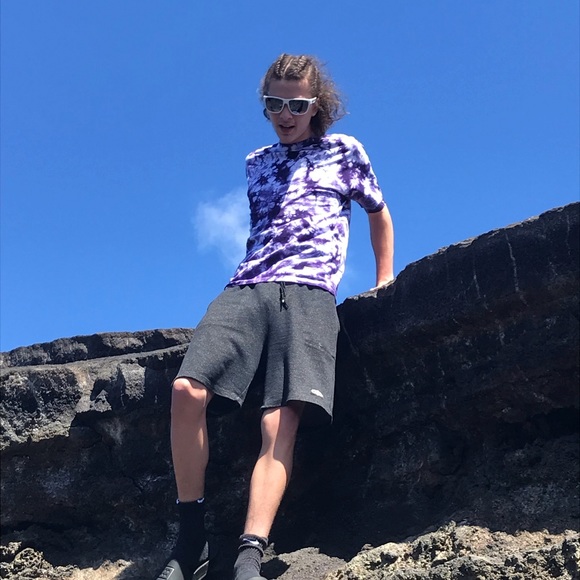 Profile Picture of Kele Bobst (@kwayx10) on Poshmark