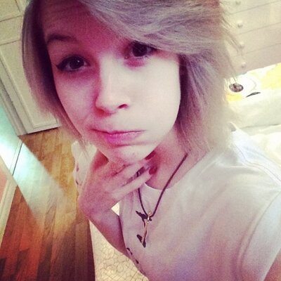 Profile Picture of Issy (@Isabelle__Moore) on Twitter