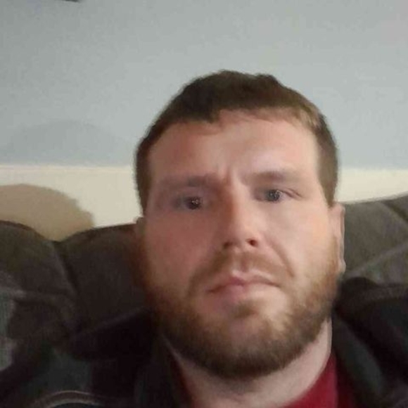 Profile Picture of David Couch (@davidcouch123) on Poshmark