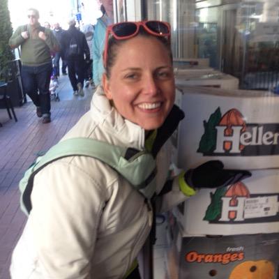 Profile Picture of Anne Heller (@acountryrd) on Twitter