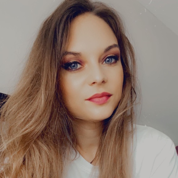 Profile Picture of Kiley Deleal (@kileydeleal) on Poshmark