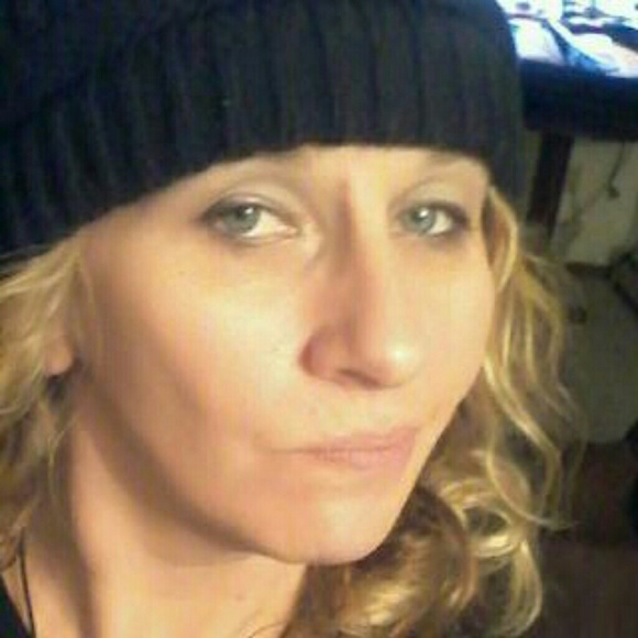 Profile Picture of Bobbi jo Leete (@bobbijo74) on Poshmark