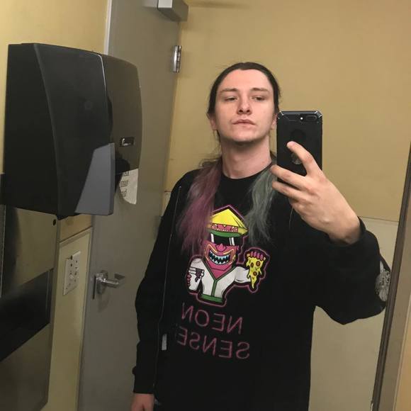 Profile Picture of Erik Thomas (@timmythomas13) on Poshmark