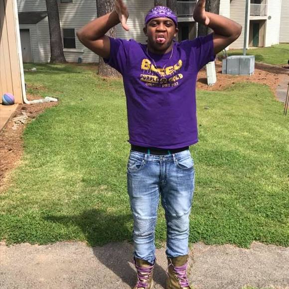 Profile Picture of Ladarius Brinson (@bnicole25) on Poshmark