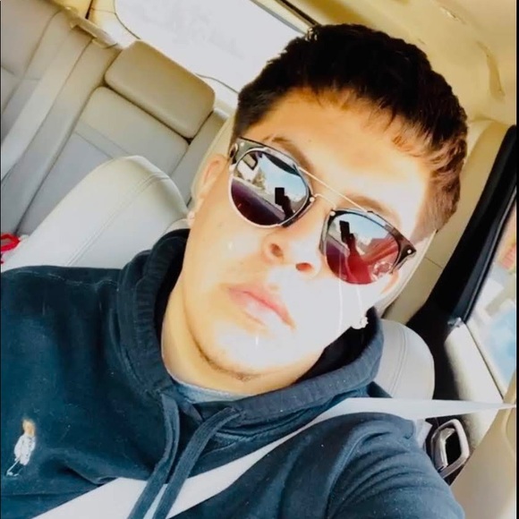 Profile Picture of Andrew Caballero (@riico92) on Poshmark