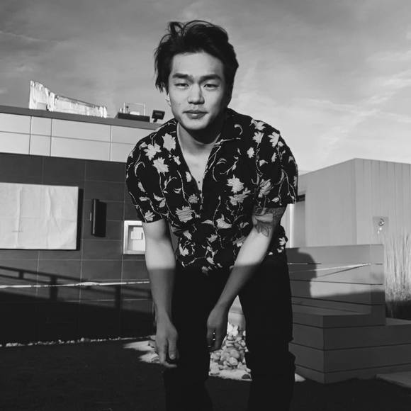 Profile Picture of Nathaniel Cho (@supernchovies) on Poshmark