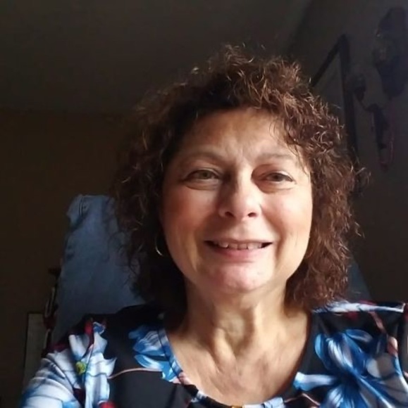 Profile Picture of Polly Hawkins (@pladyhawkins) on Poshmark