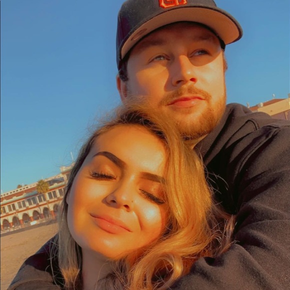 Profile Picture of Lala Diaz (@lalaness) on Poshmark