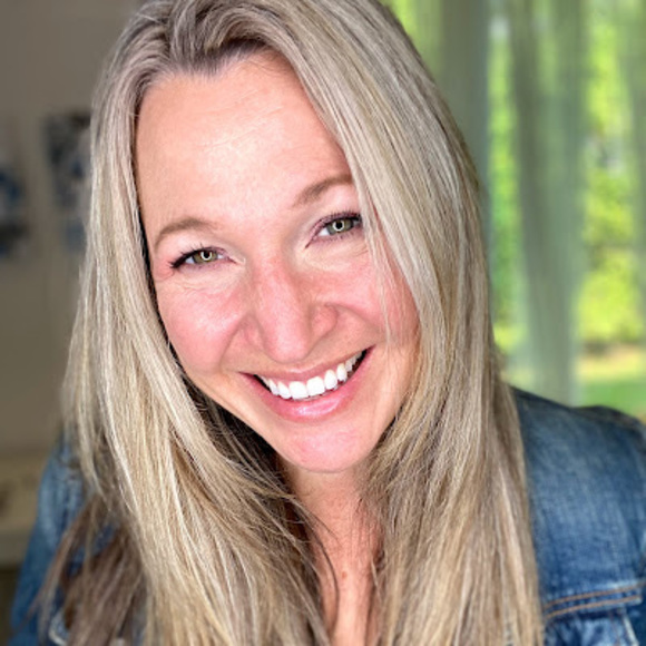 Profile Picture of Andrea Husted (@andreahusted) on Poshmark