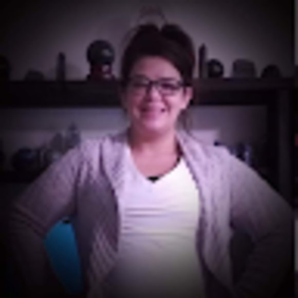 Profile Picture of Danielle Menzel (@daniellemenzel) on Poshmark