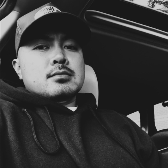 Profile Picture of Andrew Vicente (@_droope) on Poshmark