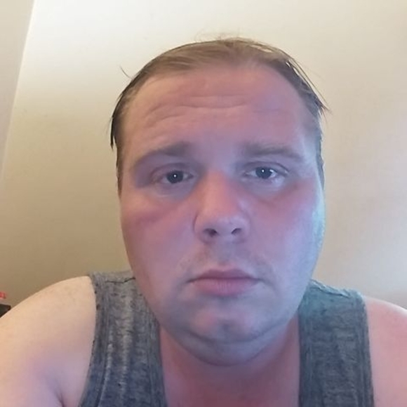 Profile Picture of Joseph Carnell (@carnell1983) on Poshmark