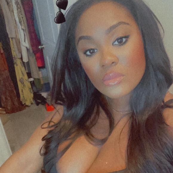 Profile Picture of Shakeera Johnson (@babiigurl1547) on Poshmark