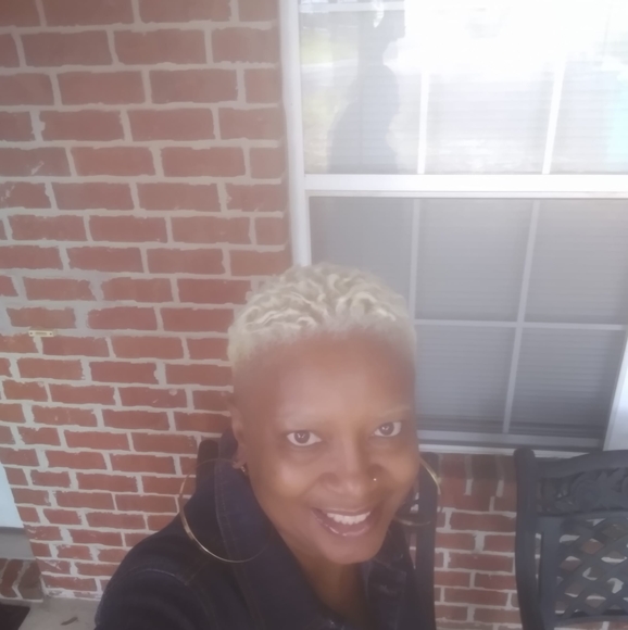 Profile Picture of Gladys Jackson (@kamari4you) on Poshmark