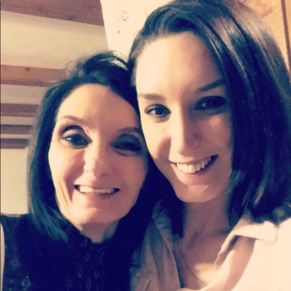 Profile Picture of Erica Hidinger (@erica653) on Poshmark