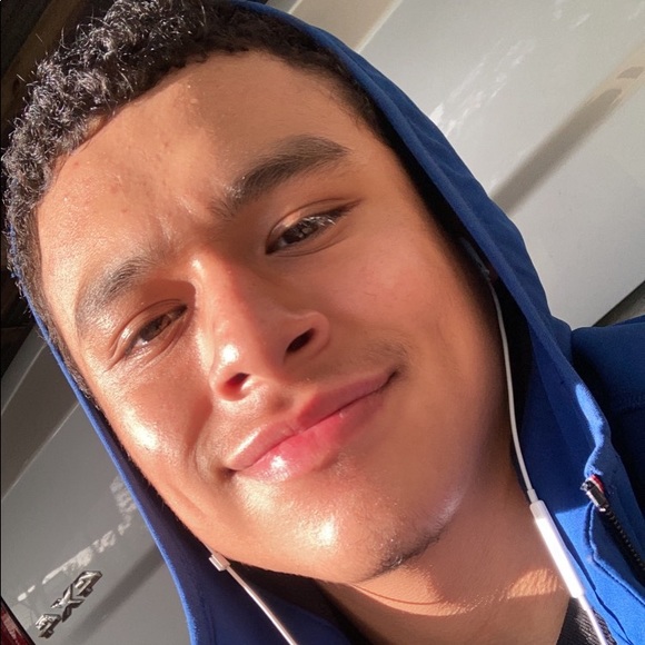 Profile Picture of Joshua Hernandez (@joshuahernan838) on Poshmark