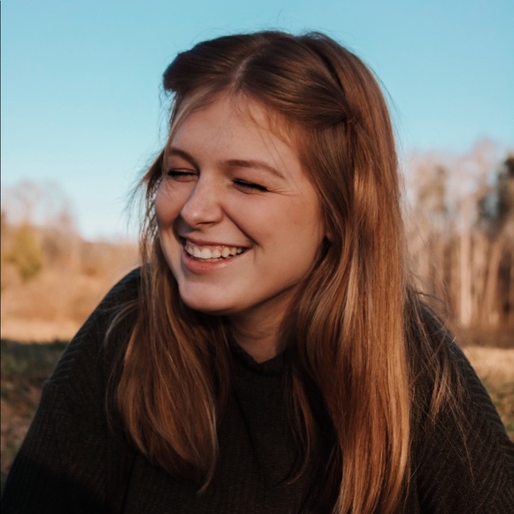 Profile Picture of Allie Saffioti (@alliesaffioti) on Poshmark