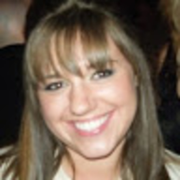 Profile Picture of Kelly Bloxam (@kbloxam) on Poshmark