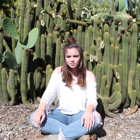 Profile Picture of Maddie Holtberg (@madworddd) on Poshmark