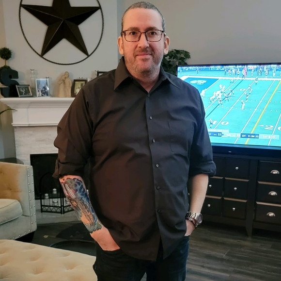 Profile Picture of David Ullrich (@starsfan4u) on Poshmark