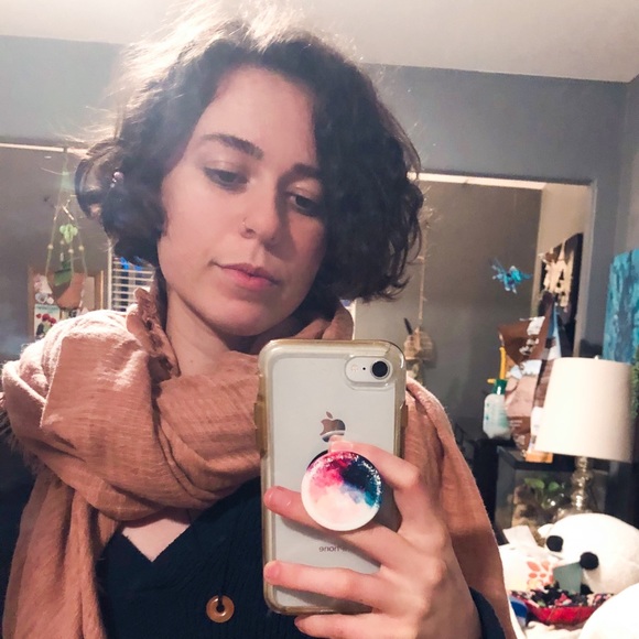 Profile Picture of Julia Mcquaid (@alchemy_and_fae) on Poshmark
